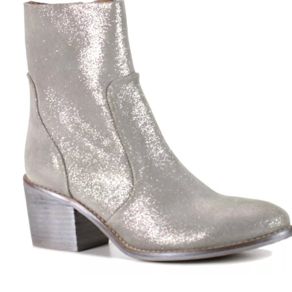 Diba True “Majestic” bootie metallic suede BRAND NEW sz 8.5